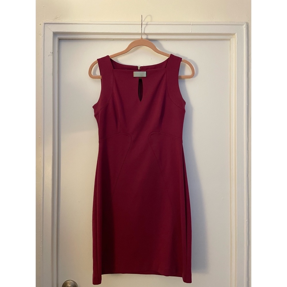 Laundry by Shelli Segal plum shift dress